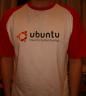 Camiseta Ubuntu Linux roja y blanca